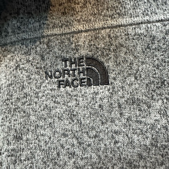 The North Face Light Gray Sherpa Fleece Jacket - Picture 6 of 10